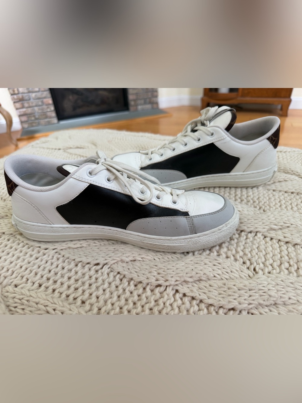 Louis Vuitton Men’s White Leather Sneakers. - Picture 11 of 14